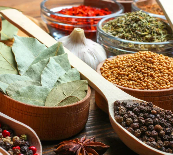 Whole Spices & Herbs